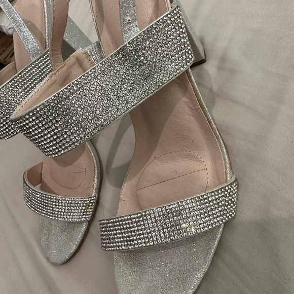 De Blossom Collection Silver Heel. Worn Once. Like New. - Picture 7 of 11